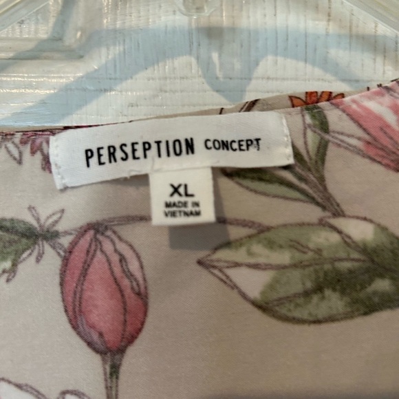 NWOT Perception Concept Beige Floral With Ruffled Front and Neckline - Picture 3 of 8